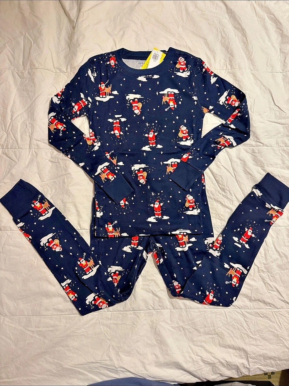 Old Navy Santa Graphic Snug-Fit Pajama Set for Kids size L (10)
